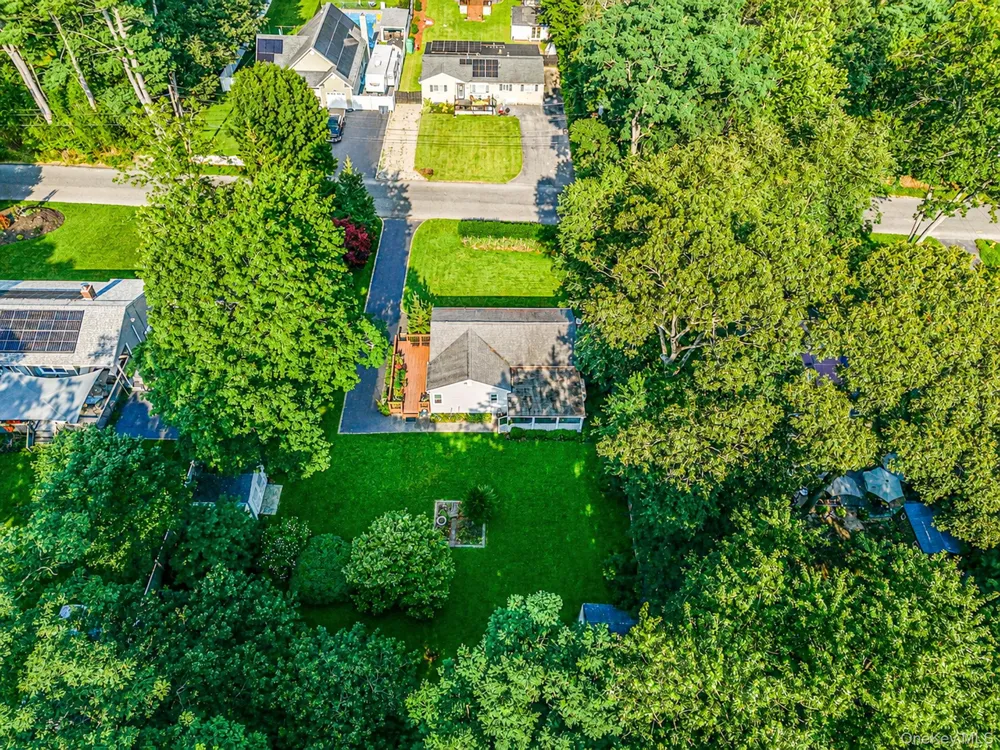 24 Oakcrest Avenue Middle Island, NY 11953