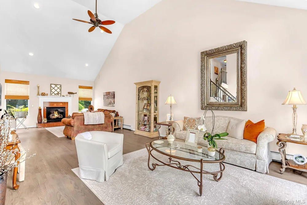 11 Horstead Court Yaphank, NY 11980