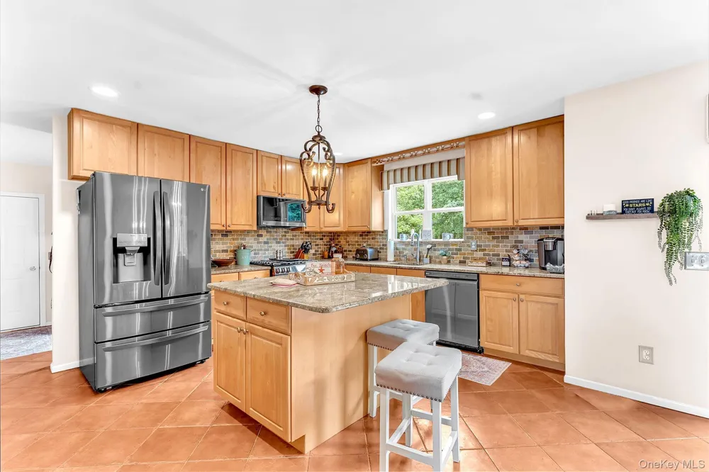 11 Horstead Court Yaphank, NY 11980