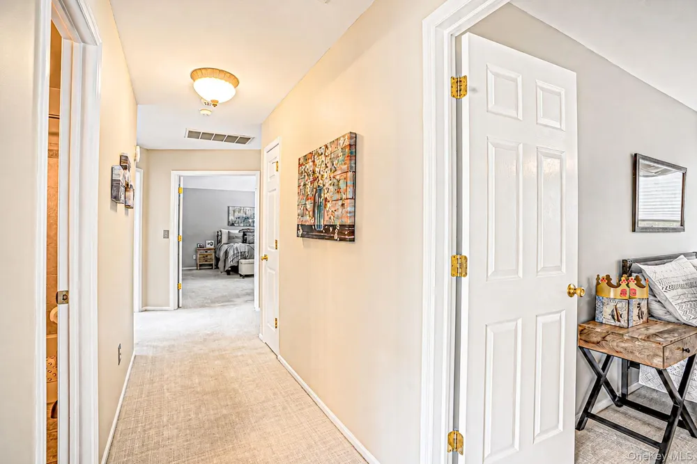 11 Horstead Court Yaphank, NY 11980