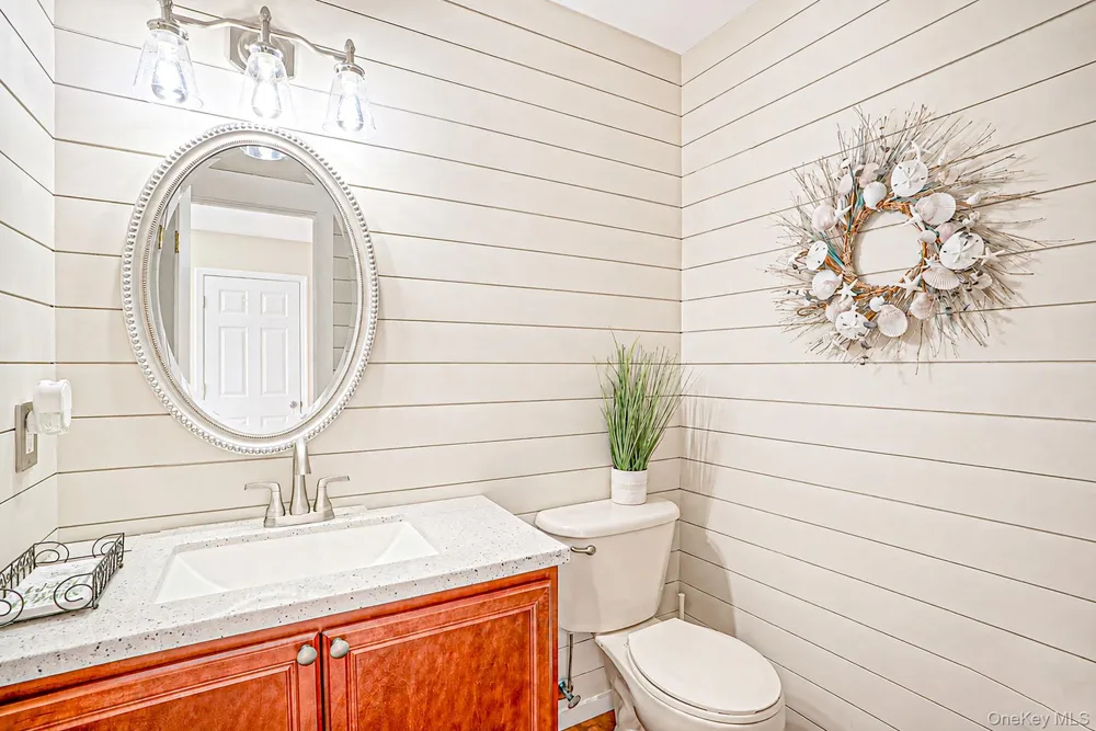 11 Horstead Court Yaphank, NY 11980