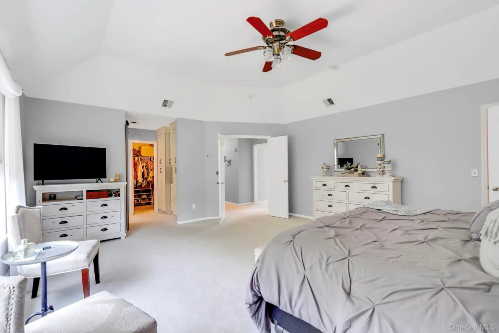 11 Horstead Court Yaphank, NY 11980