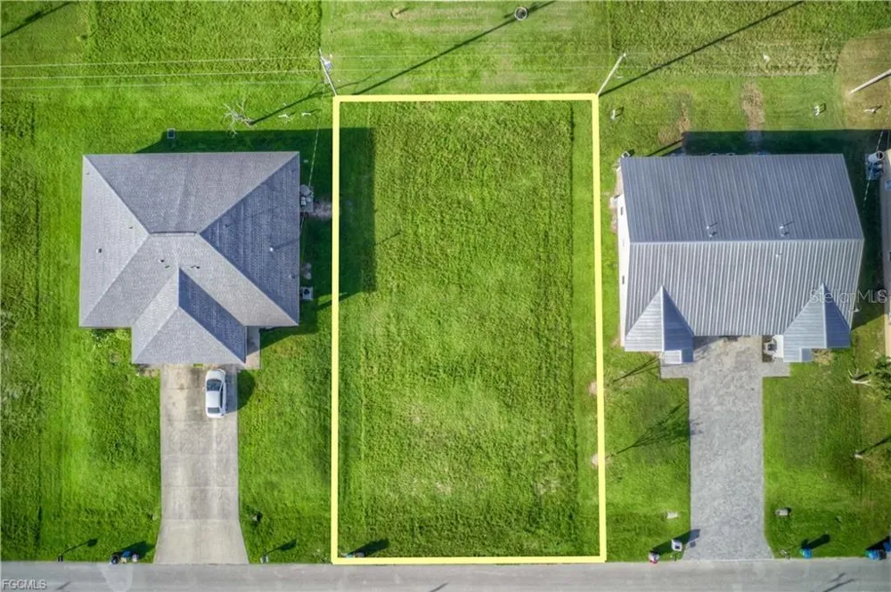 833 NE 15TH LANE Cape Coral, FL 33909