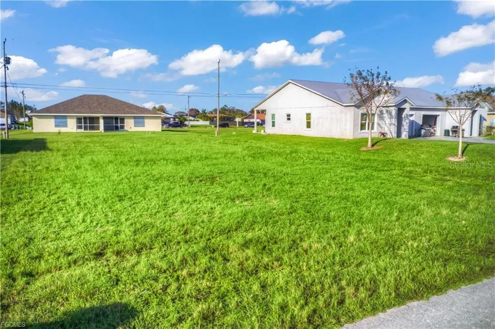 833 NE 15TH LANE Cape Coral, FL 33909