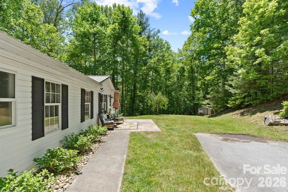 122 Fallswood Court Hendersonville, NC 28739