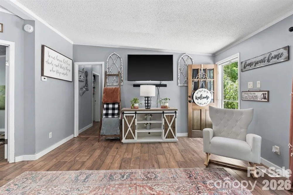 122 Fallswood Court Hendersonville, NC 28739