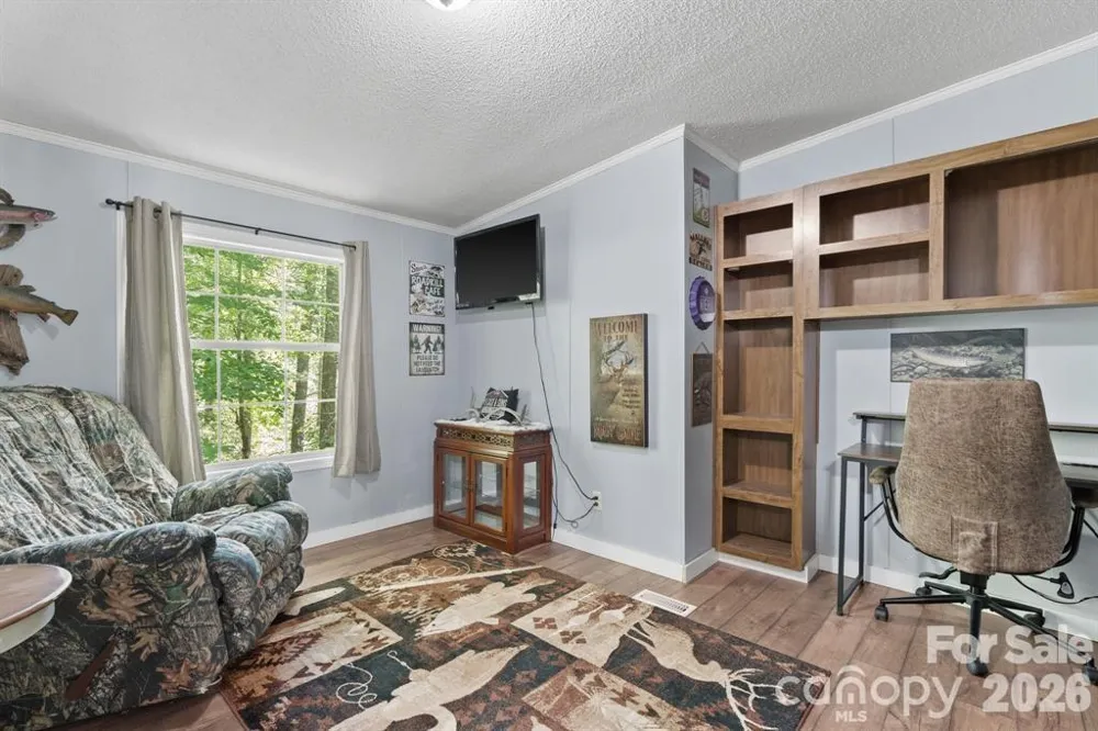 122 Fallswood Court Hendersonville, NC 28739