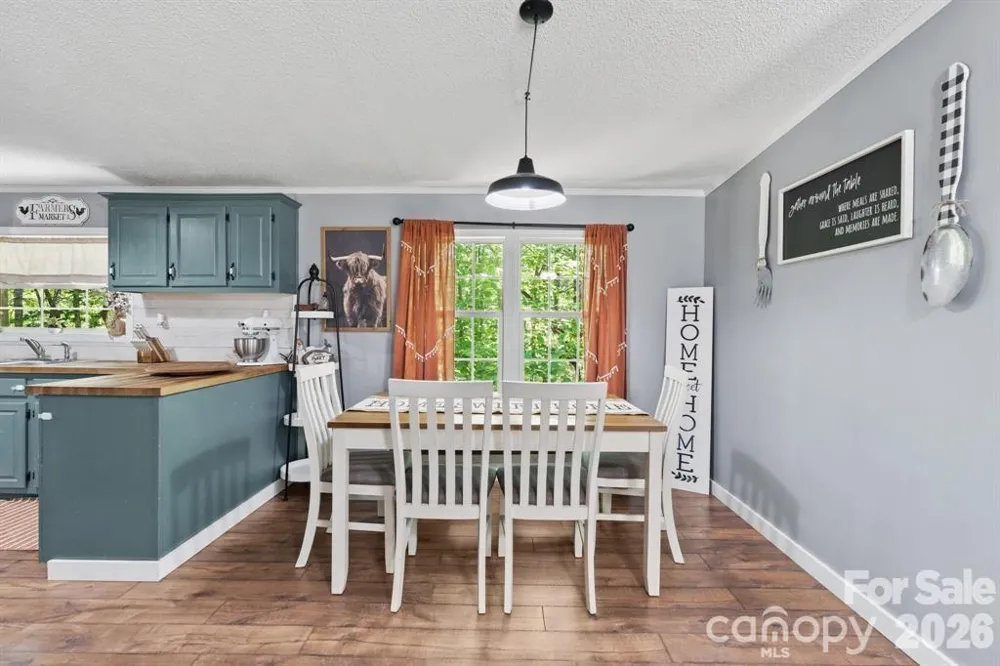 122 Fallswood Court Hendersonville, NC 28739
