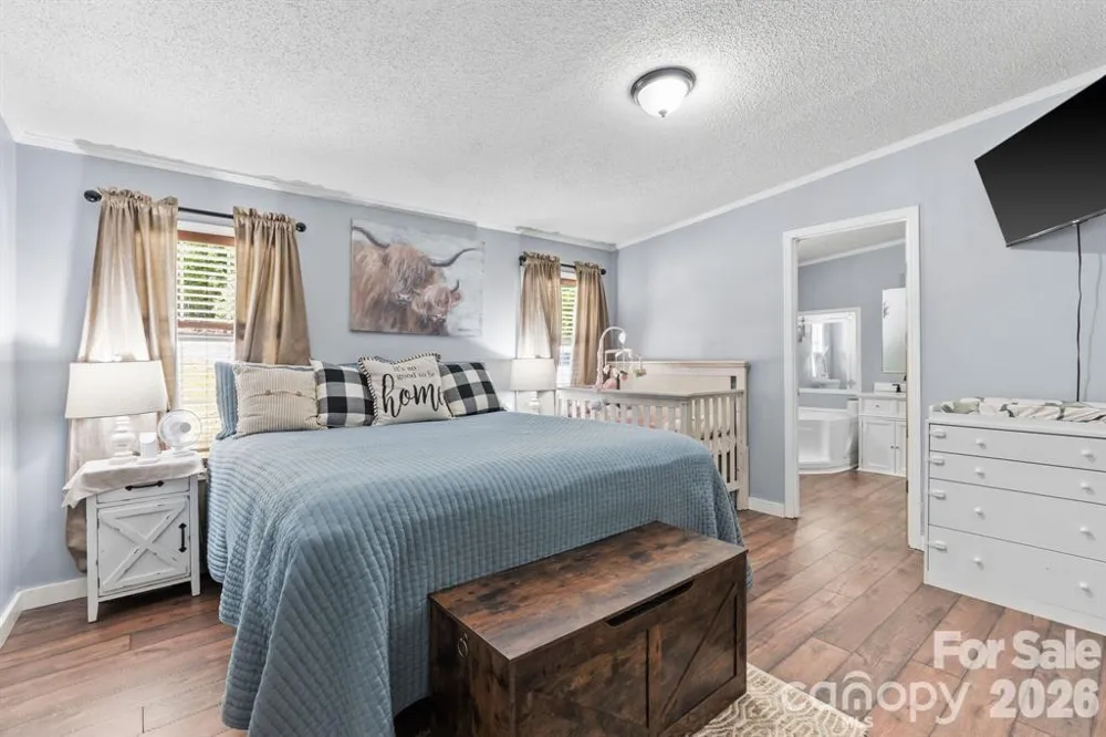 122 Fallswood Court Hendersonville, NC 28739