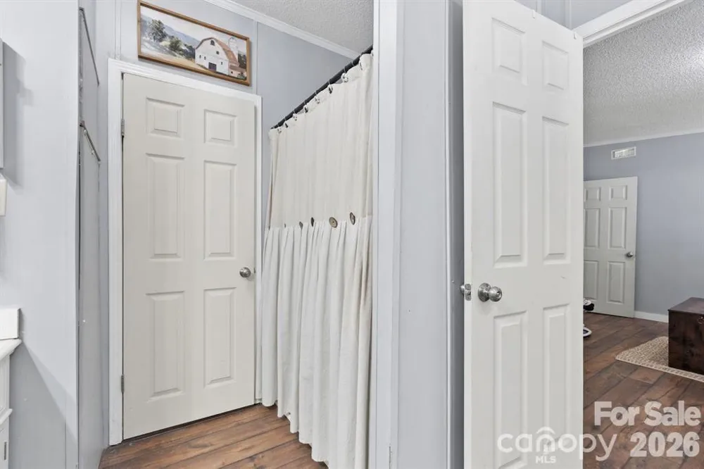 122 Fallswood Court Hendersonville, NC 28739