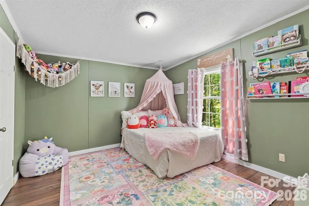 122 Fallswood Court Hendersonville, NC 28739