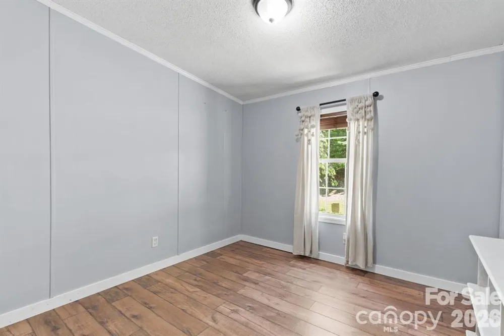 122 Fallswood Court Hendersonville, NC 28739
