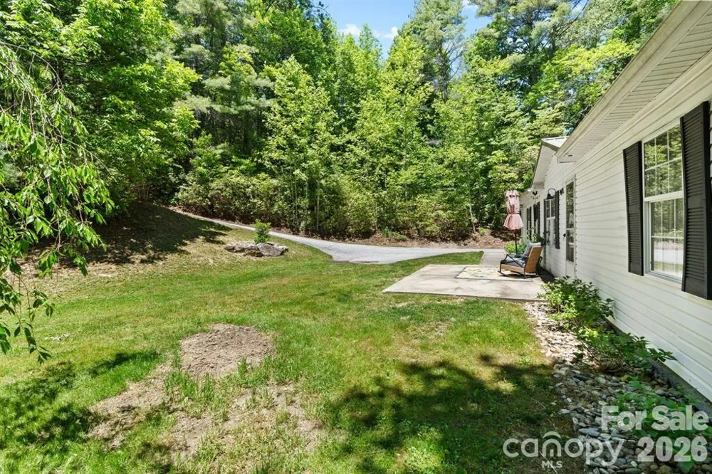 122 Fallswood Court Hendersonville, NC 28739