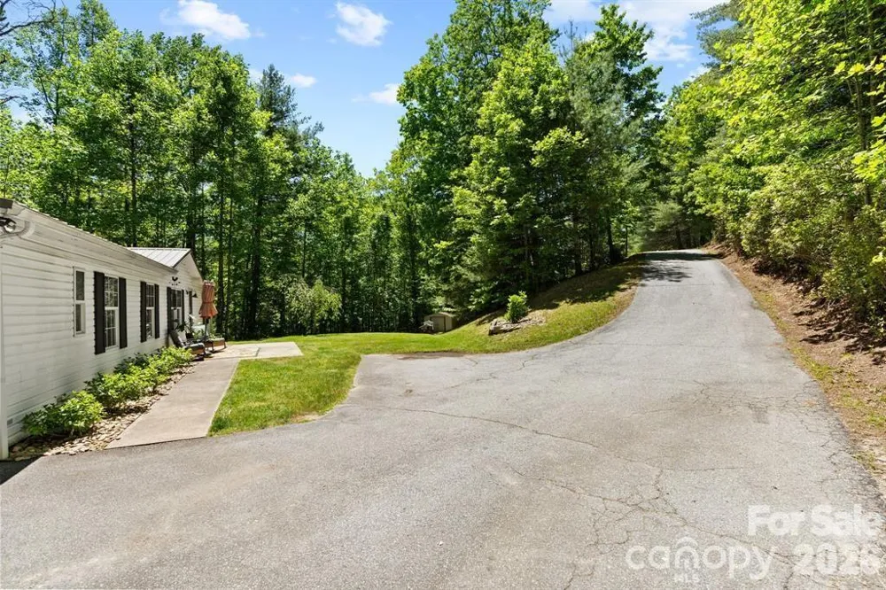 122 Fallswood Court Hendersonville, NC 28739
