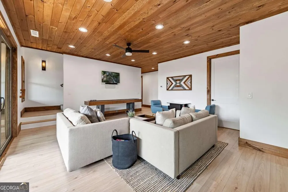 351 S Dream Catcher Blue Ridge, GA 30513