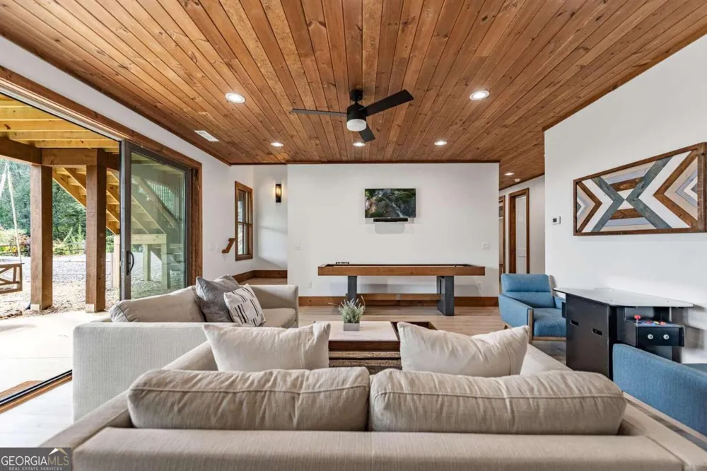351 S Dream Catcher Blue Ridge, GA 30513