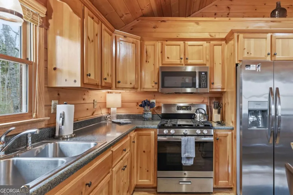 145 Fox Run LN Blue Ridge, GA 30513