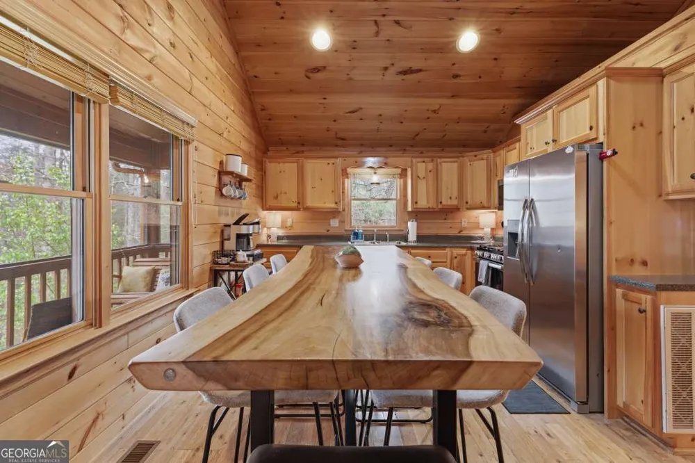 145 Fox Run LN Blue Ridge, GA 30513