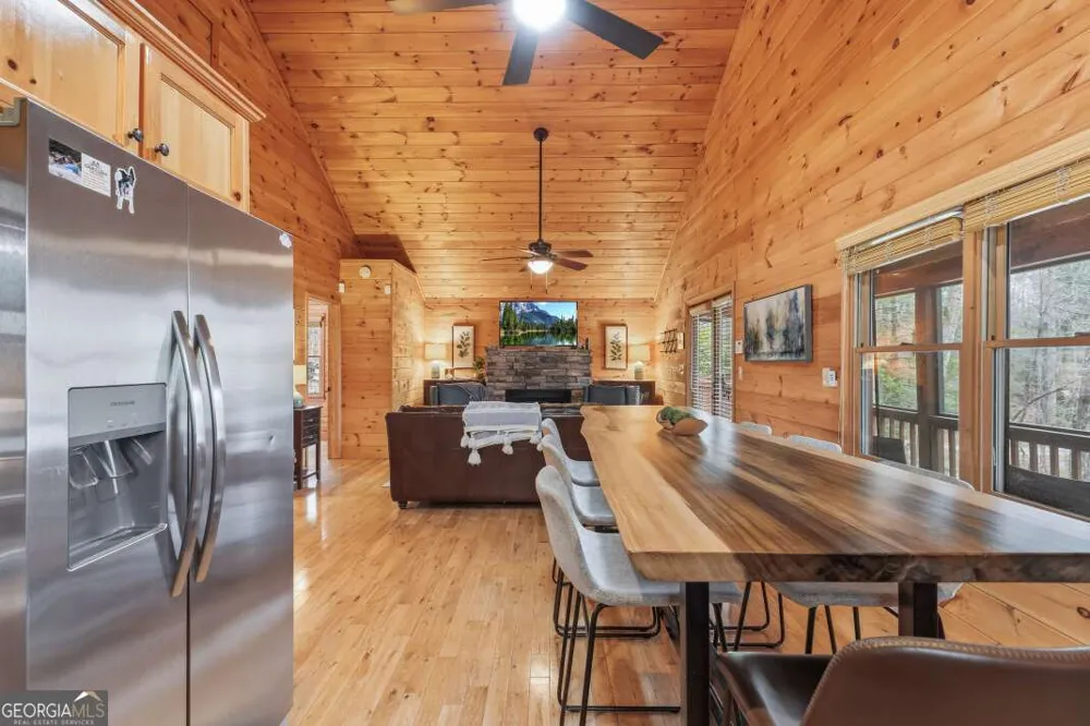 145 Fox Run LN Blue Ridge, GA 30513