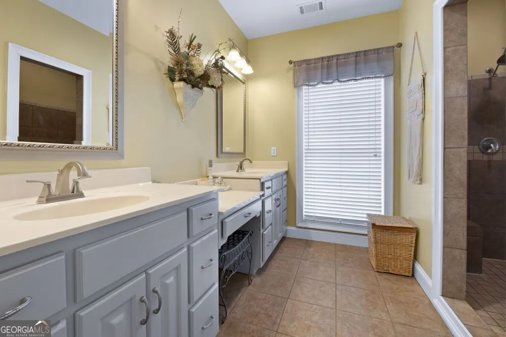 172 Sam Solomon RD Locust Grove, GA 30248