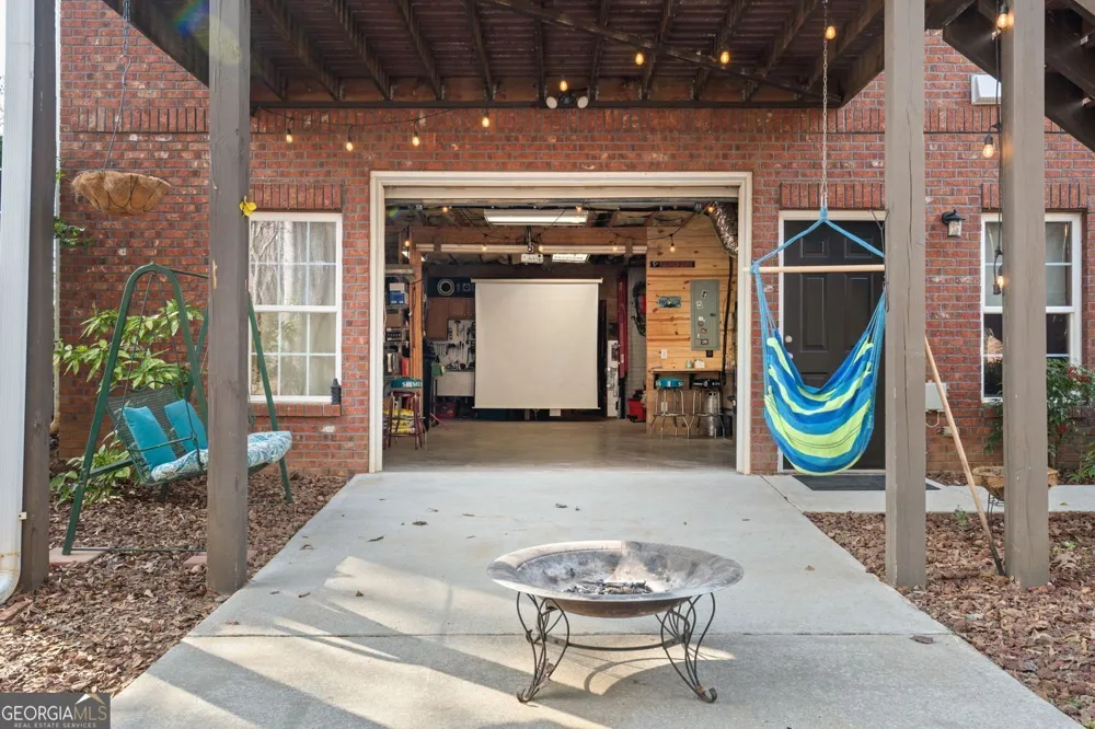 172 Sam Solomon RD Locust Grove, GA 30248