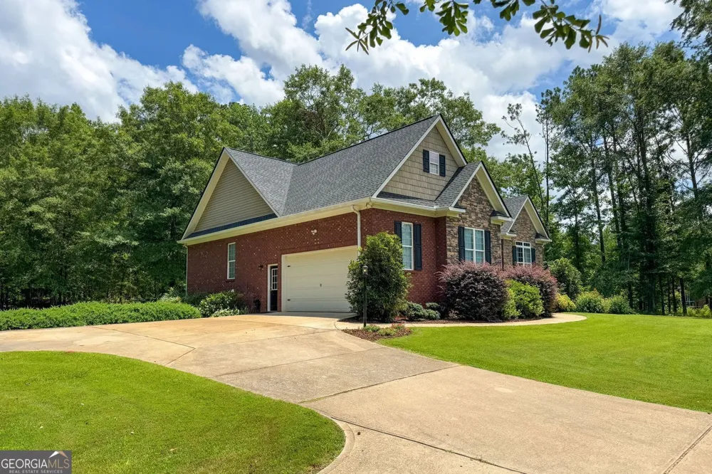 172 Sam Solomon RD Locust Grove, GA 30248