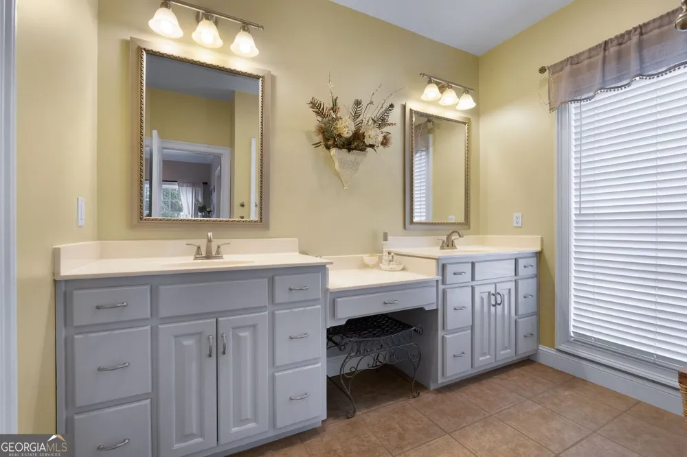172 Sam Solomon RD Locust Grove, GA 30248
