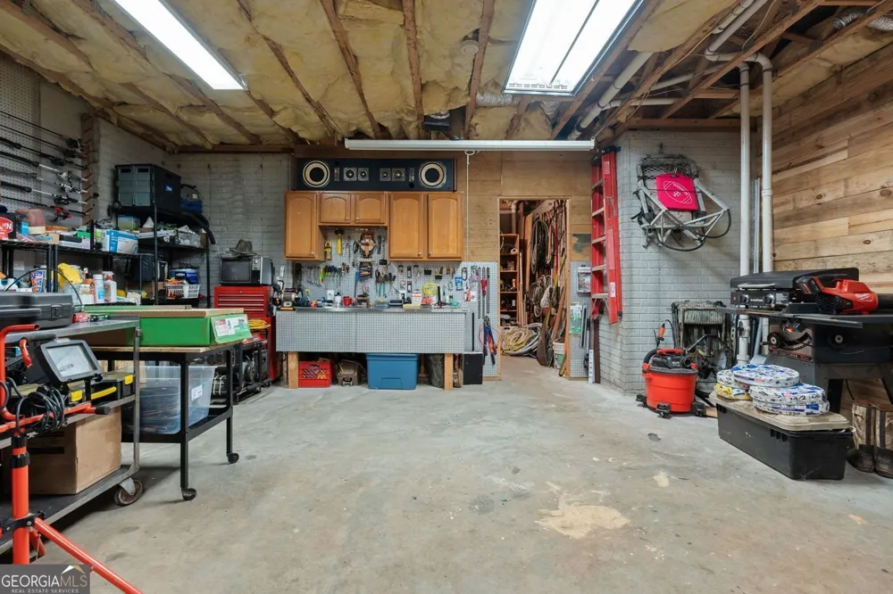 172 Sam Solomon RD Locust Grove, GA 30248