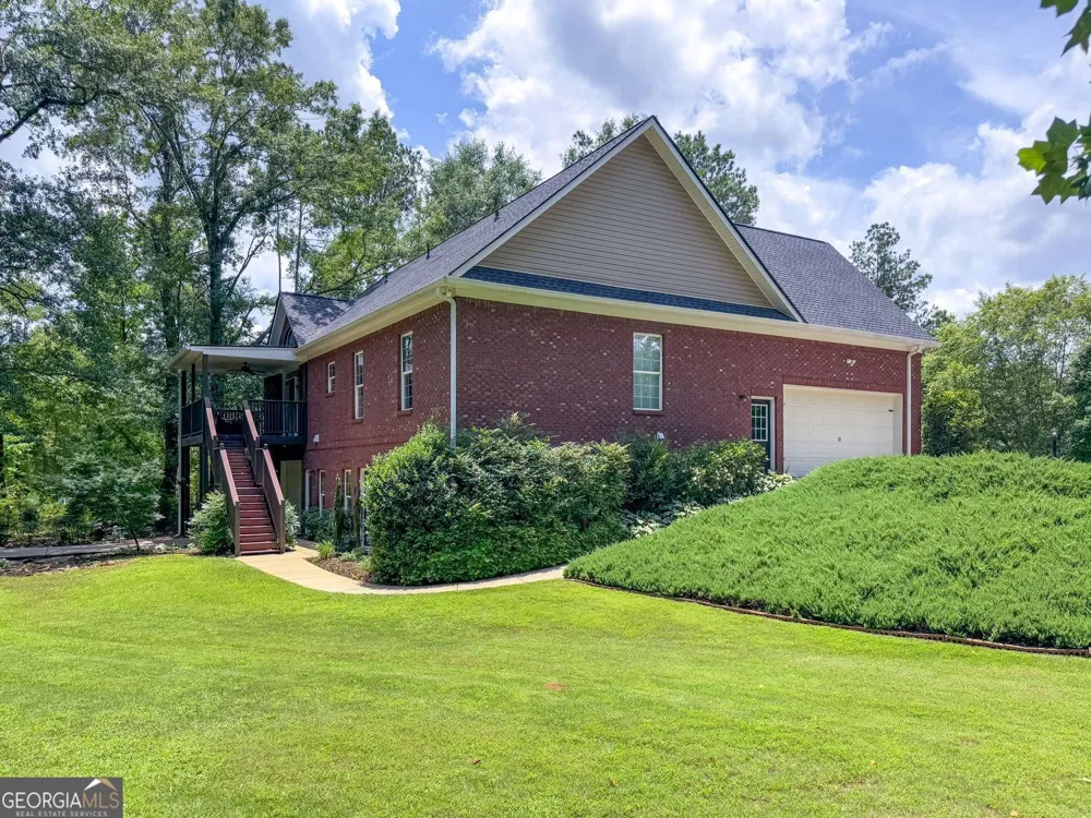 172 Sam Solomon RD Locust Grove, GA 30248