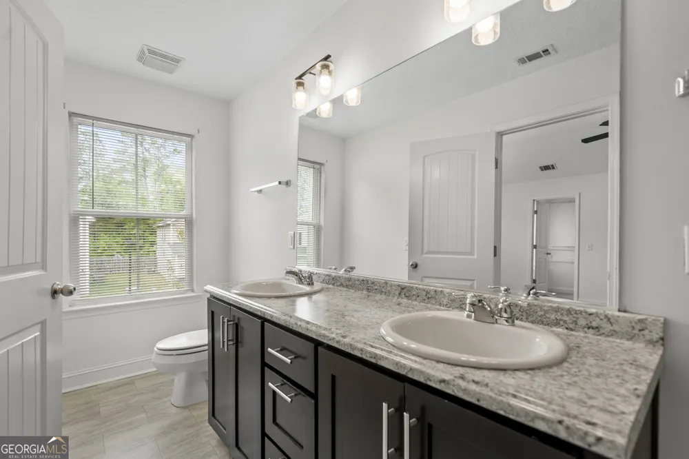 744 Fairview CIR Hinesville, GA 31313
