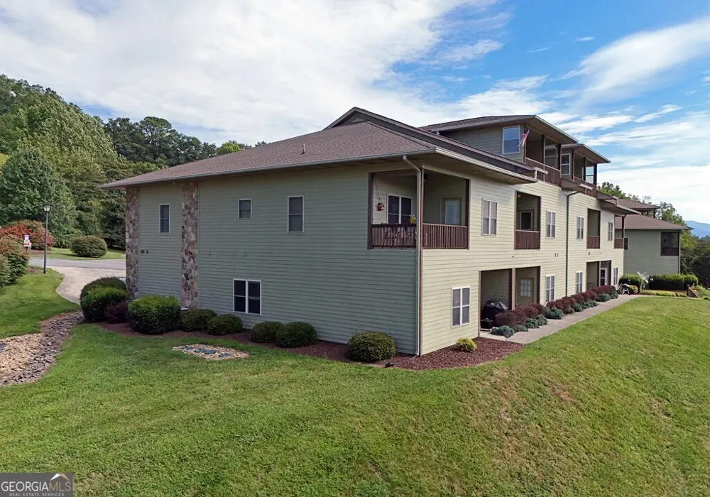 1724 Watercrest WAY Young Harris, GA 30582