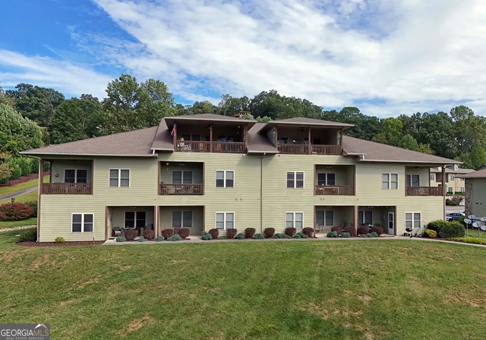1724 Watercrest WAY Young Harris, GA 30582