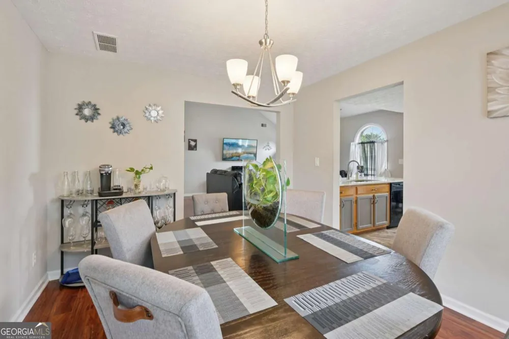 224 Solomon DR Ellenwood, GA 30294