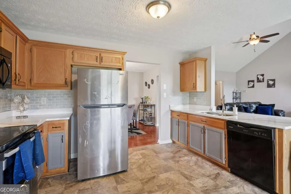 224 Solomon DR Ellenwood, GA 30294