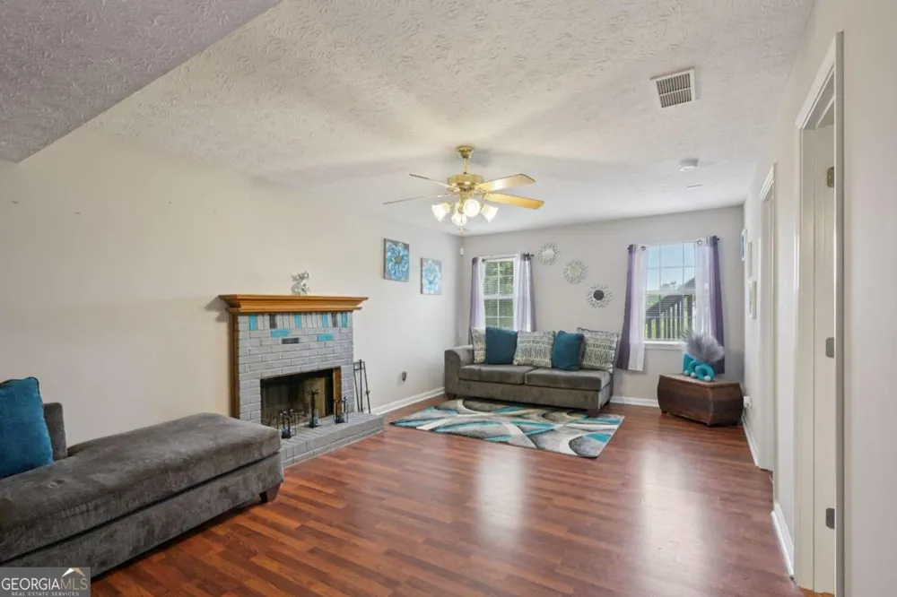 224 Solomon DR Ellenwood, GA 30294