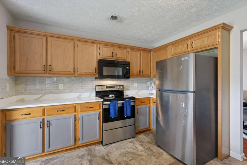 224 Solomon DR Ellenwood, GA 30294