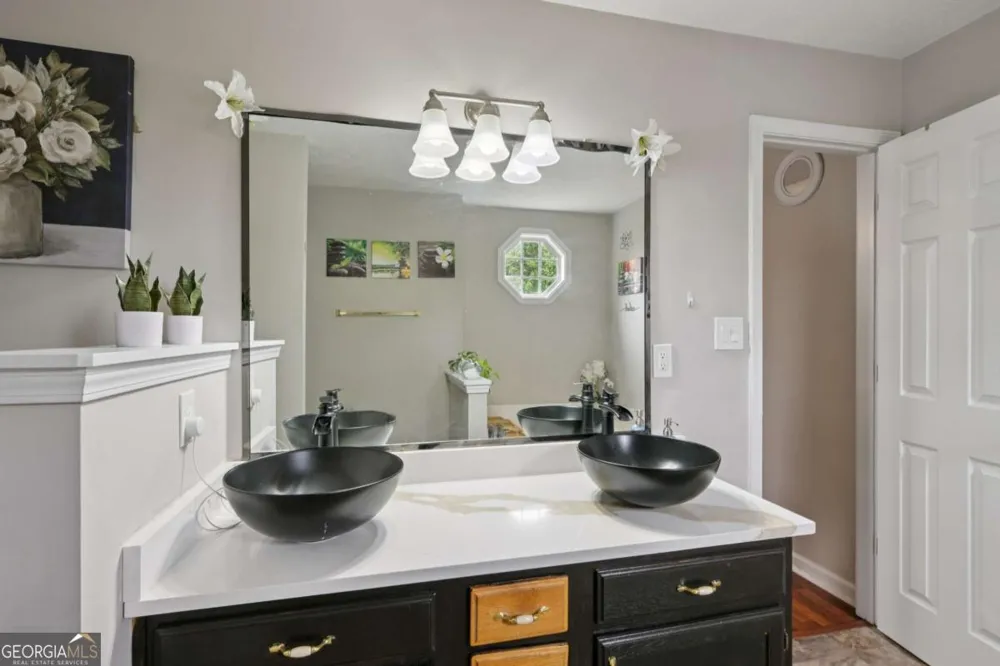 224 Solomon DR Ellenwood, GA 30294