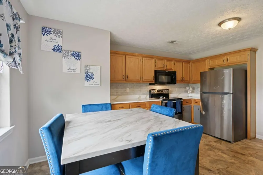 224 Solomon DR Ellenwood, GA 30294