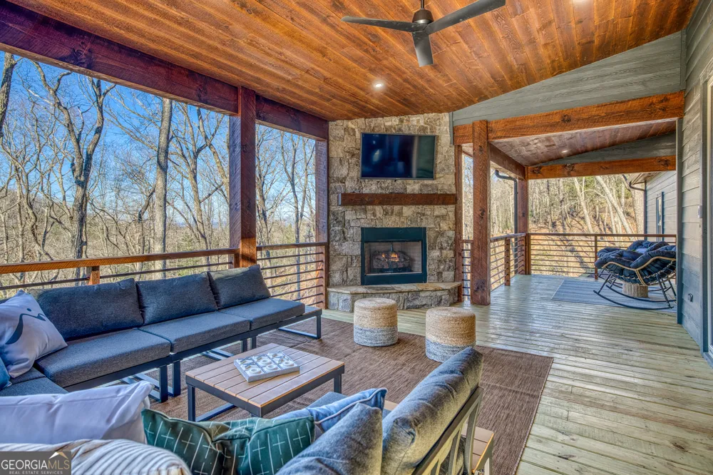 1160 Mangums TRL Blue Ridge, GA 30513