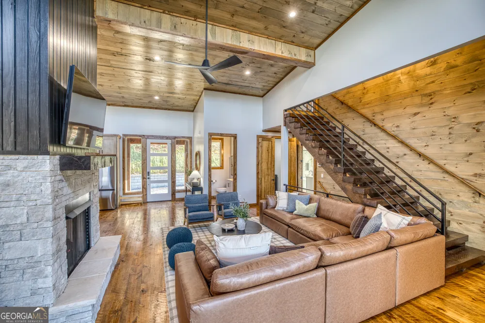 1160 Mangums TRL Blue Ridge, GA 30513