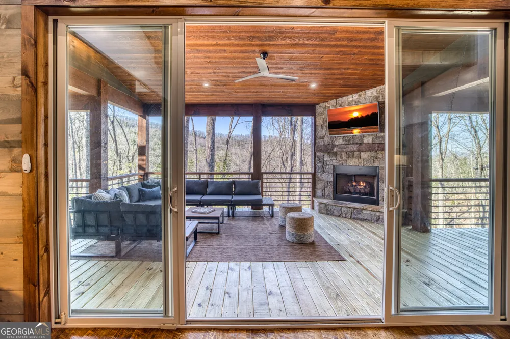 1160 Mangums TRL Blue Ridge, GA 30513