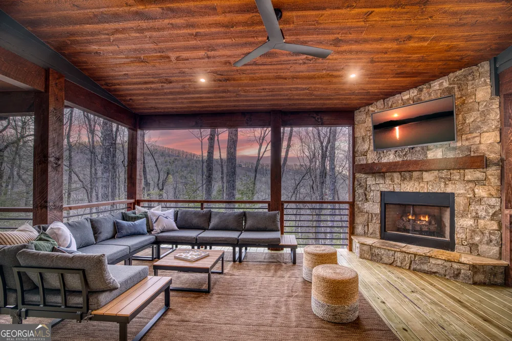 1160 Mangums TRL Blue Ridge, GA 30513