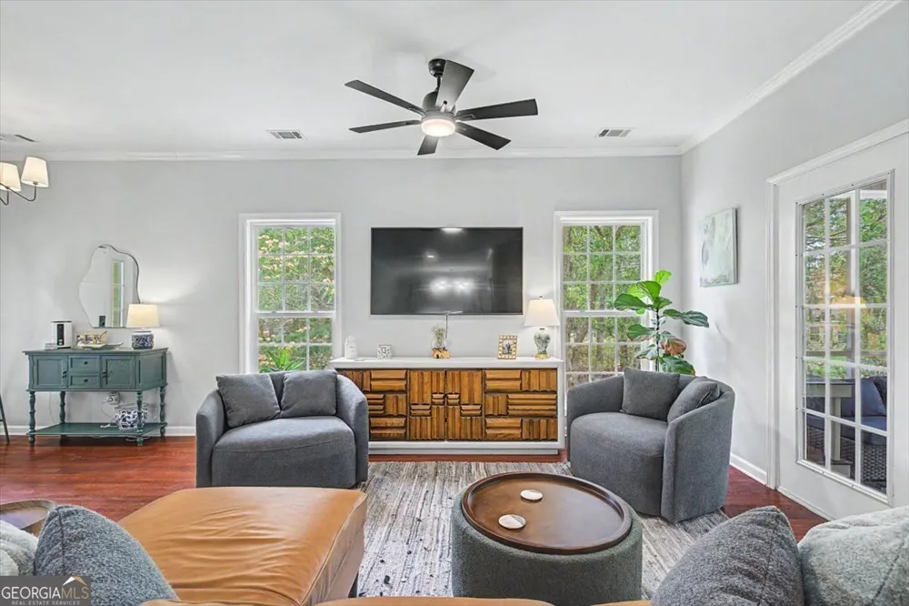 2 Brewster ST Savannah, GA 31419
