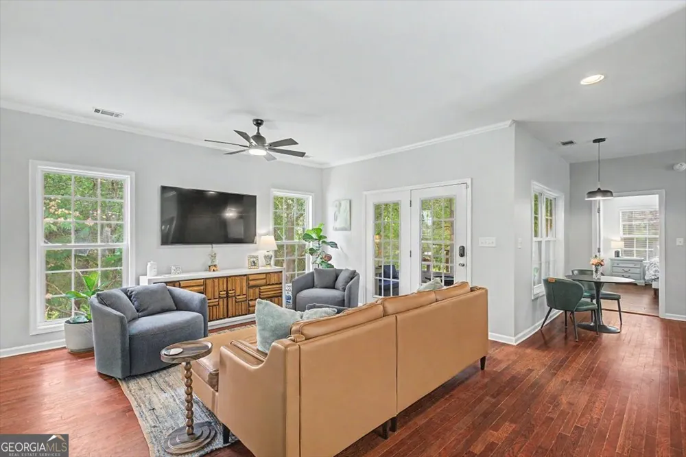 2 Brewster ST Savannah, GA 31419