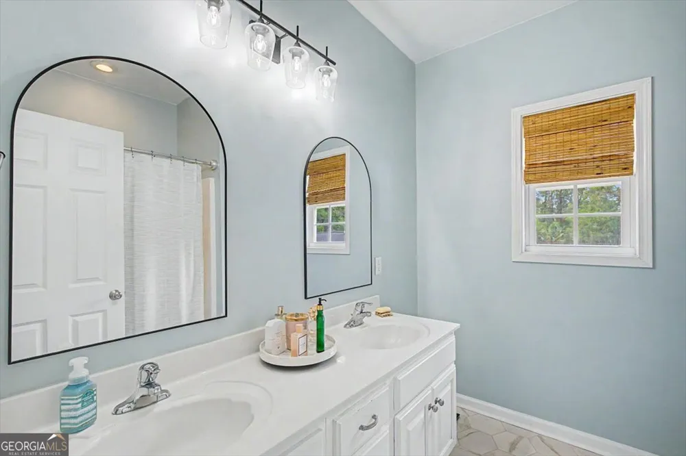 2 Brewster ST Savannah, GA 31419