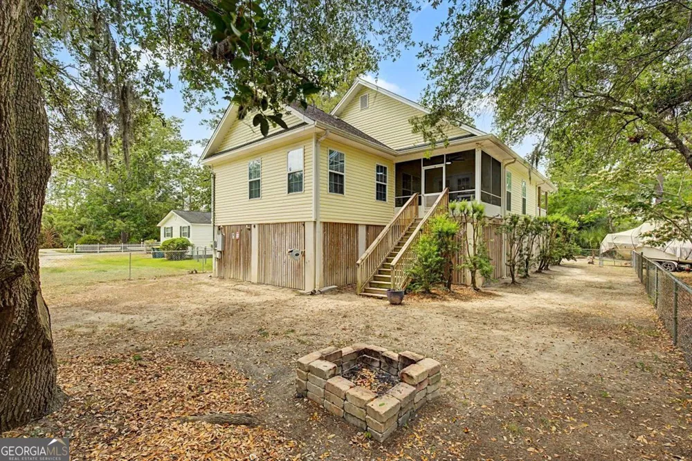 2 Brewster ST Savannah, GA 31419