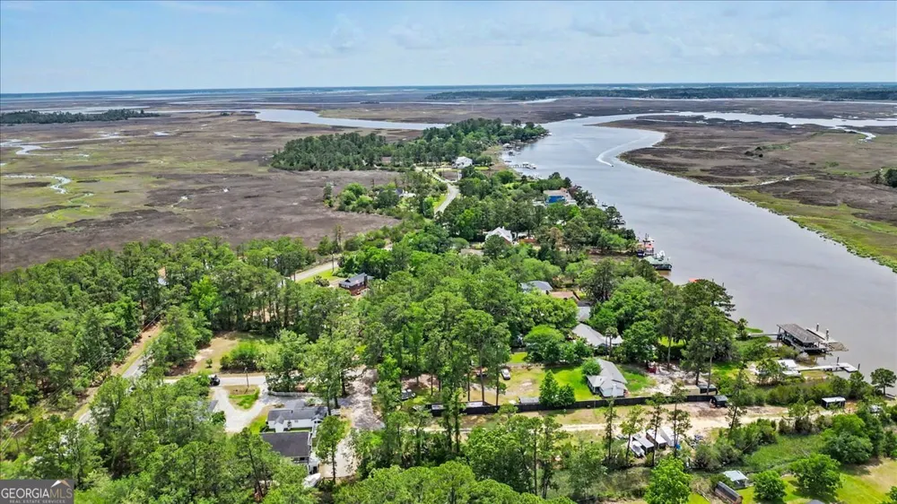 2 Brewster ST Savannah, GA 31419