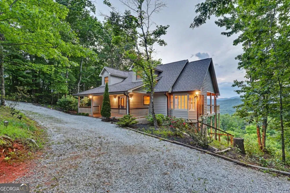 734 Long Laurel Ridge DR Lakemont, GA 30552