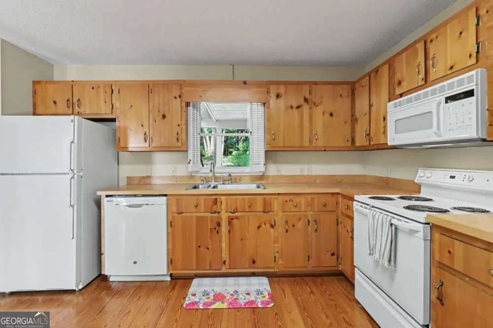 734 Long Laurel Ridge DR Lakemont, GA 30552