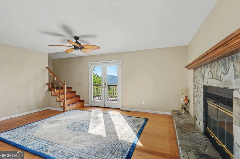 734 Long Laurel Ridge DR Lakemont, GA 30552